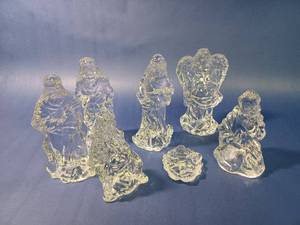 lot 45 image: Crystal Nativity Set with Case