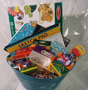 lot 82 image: Kids Art Supply Bucket