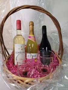 lot 85 image: Wine Basket with Glasses