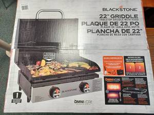 lot 93 image: Blackstone 22 Tabletop Griddle
