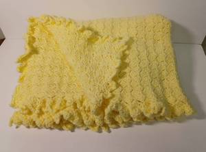 lot 94 image: Yellow Crocheted Baby Afghan