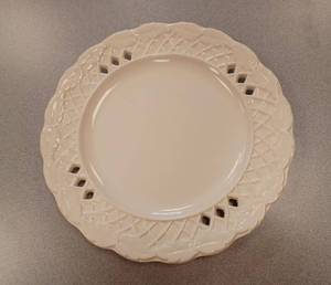 lot 135 image: Marketplace Trellis Decorative Plate 11.25