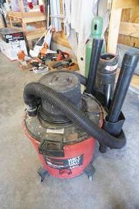 lot 129 image: Craftsman 16 Gal WetDry Vac 1.8 HP