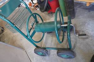 lot 130 image: Four wheel Hose Reel cart