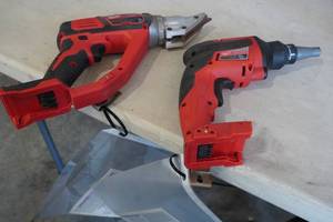 lot 139 image: Milwaukee Shear & Sheet Rock screw gun (no batteries)