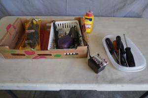 lot 149 image: Star screwdrivers, bungies chalk line, engraver