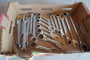 lot 172 image: Standard wrenches, tube & speed wrenches
