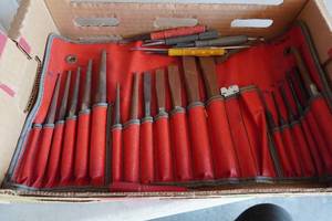 lot 180 image: Snap On Punch and chisel set