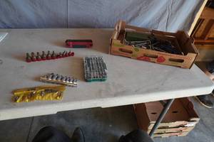 lot 183 image: Metric drill bits, standard bits, wood bits