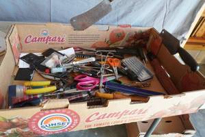 lot 184 image: Tools, meat cleaver, scissors, misc.