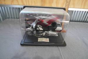 lot 1 image: Harley Davidson 2003 Ultra Classic Electra Glide
