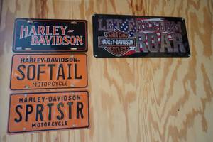 lot 10 image: Harley Davidson  - 4 signs
