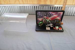 lot 19 image: Harley Davidson 2001 Limited Edition Christmas Bike