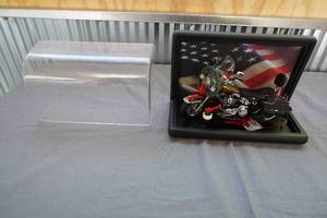 lot 28 image: Harley Davidson 2008 Softail limited Christmas edition