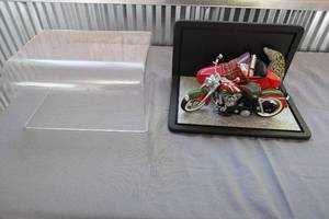 lot 29 image: Harley Davidson 2002 Softtail limited edition Xmas Bike