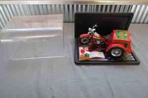 lot 30 image: Harley Davidson 2004 Softtail limited edition Christmas Bike