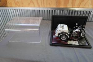 lot 33 image: Harley Davidson 1947 Police Servi Bike