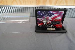 lot 96 image: Harley Davidson 2006 Fire Fighter Edition Bike