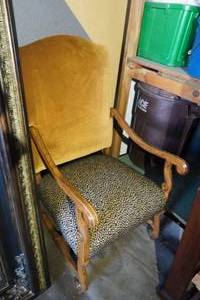 lot 5 image: High Back Arm Chair