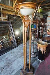 lot 25 image: Triple Leg On Pedestal 75 Tall