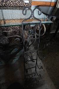 lot 41 image: Wrought Iron 6 Bottle Wine Rack 38 Tall X 7 Wide