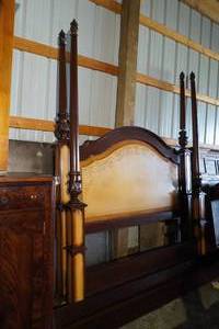 lot 47 image: Queen size Head & Footboard with Ornate pedestals