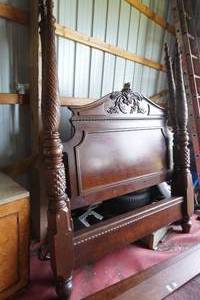lot 55 image: Queen Head & Foot Board with carved tall spindles