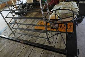 lot 88 image: Shoe rack & round plant stand without top glass