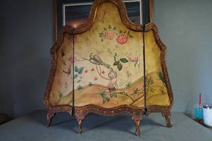 lot 99 image: Decorator Screen Bi-fold 42 W & 36 Tall