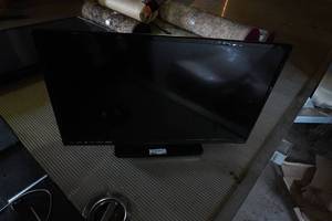 lot 130 image: Vizio 32 Flat screen TV  with Stand