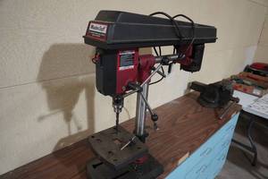 lot 14 image: Mastercraft Bench 26 Radial Drill Press