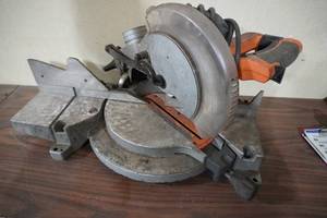 lot 24 image: Ridgid 10 Power Mitre Saw