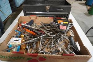 lot 79 image: Mastercraft tool box, hand tools, wrenches