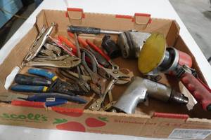 lot 80 image: Pneumatic tools with pliers & visegrips