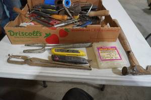 lot 83 image: Assorted brake tools, Impact socket, wire