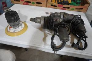 lot 90 image: 2) B & D Impact drivers & Pneumatic sander