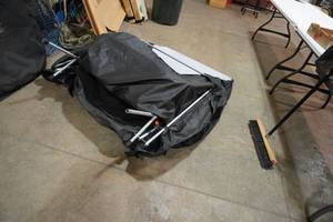 lot 123 image: Fish house poly sled