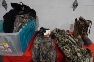 lot 127 image: Camo clothes, boots, size small & medium