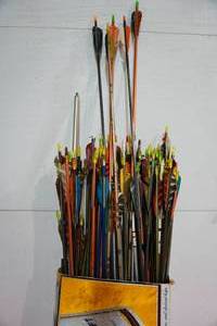 lot 134 image: Box of arrows