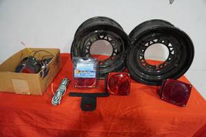 lot 150 image: 2) 13 rims & trailer lights