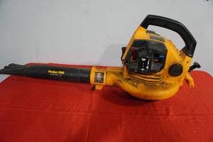 lot 152 image: Poulan Pro Gas blower vac unit