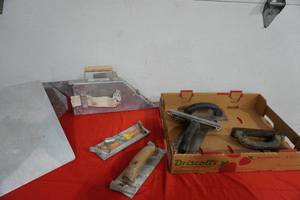lot 165 image: Dry wall tools, banjo, mud board etc...