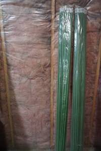 lot 196 image: Two bundles of 25 Poly garden stakes 7 (50)