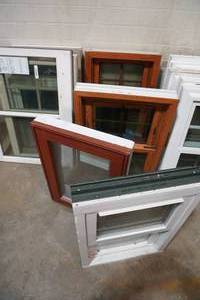 lot 199 image: Two small windows 20 x 30, two smaller ones