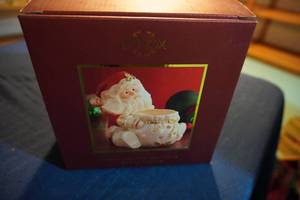 lot 263 image: Lenox Santa Votive and Holiday Collection Centerpiece Santa
