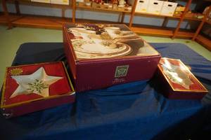 lot 267 image: Lenox four place setting (12 pieces) plus two serving pieces