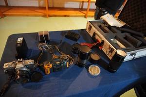 lot 275 image: Minolta SRT 202 camera & extra lenses