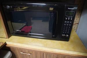 lot 6 image: Panasonic Inverter Microwave Oven