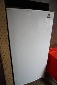 lot 7 image: Maytag Upright Freezer 33 W X 66 T X 33 D