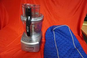 lot 32 image: Cuisinart JuicerBlender 14 c retractable cord